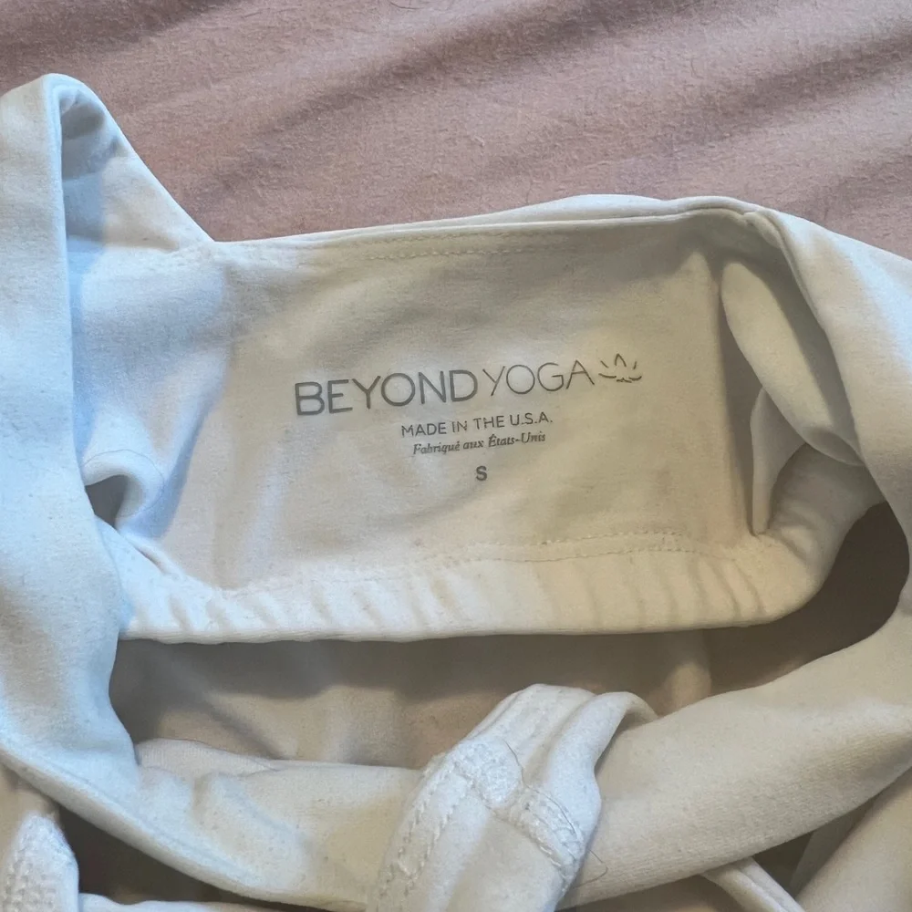 Beyond Yoga Cream One-Shoulder Tank Top - Picture 4 of 4